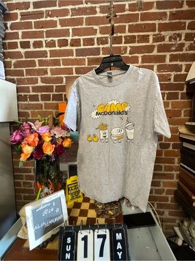RARE VINTAGE MCDONALD’S CAMP LARGE TSHIRT GRAY HTF